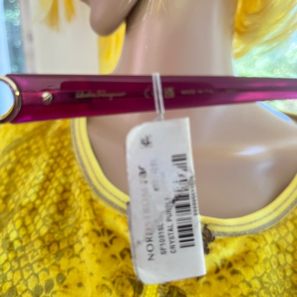 Salvatore Ferragamo Pink Sunglasses Modern Full-Rim Design - Picture 5 of 8